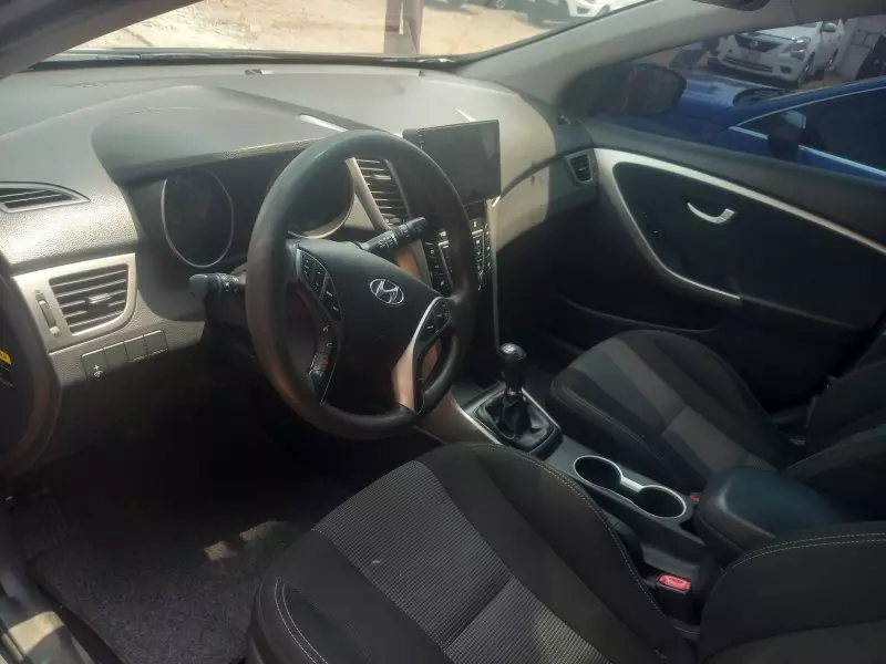 Hyundai Elantra   - 2014