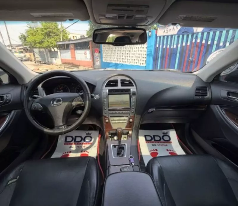 Lexus ES 350   - 2011