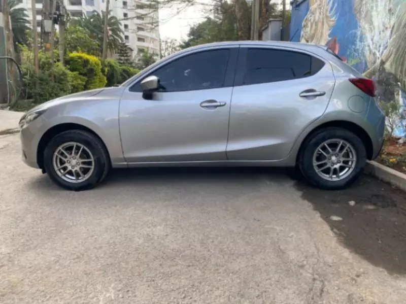 Mazda Demio    - 2015