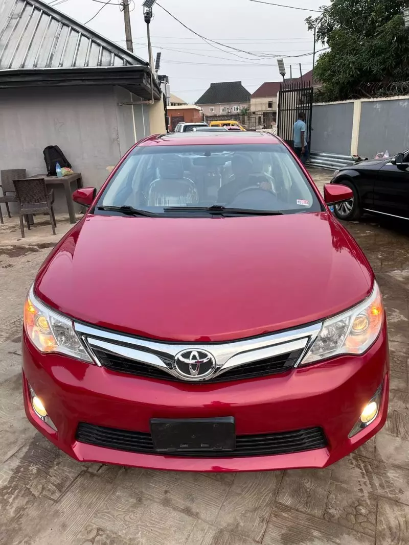 Toyota Camry   - 2012
