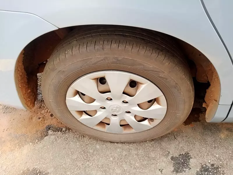 Toyota Noah   - 2012