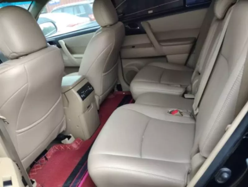 Toyota Highlander   - 2011