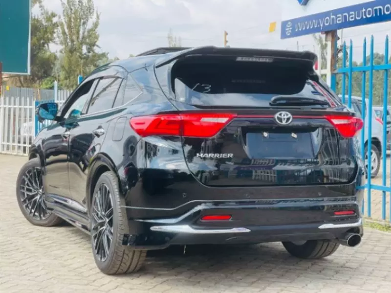 Toyota Harrier   - 2018