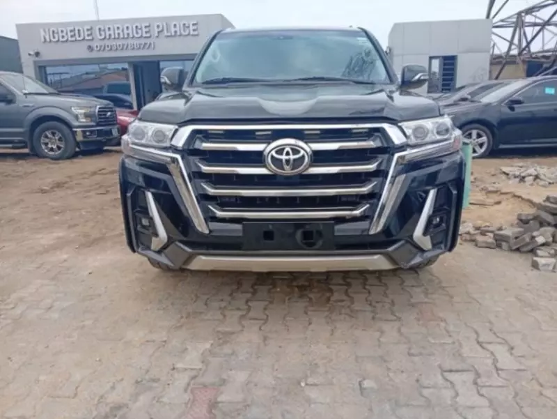 Toyota Land Cruiser   - 2010