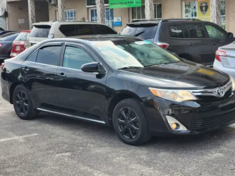 Toyota Camry   - 2012