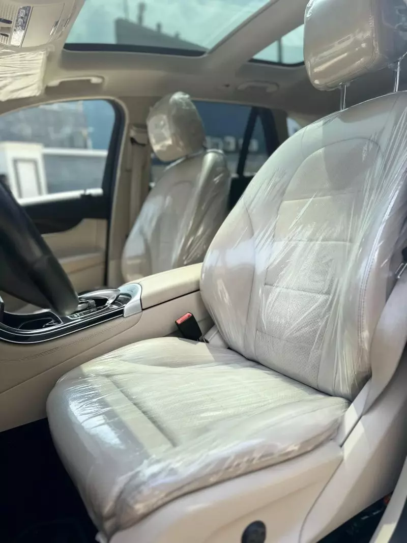 Mercedes-Benz GLC 300   - 2016