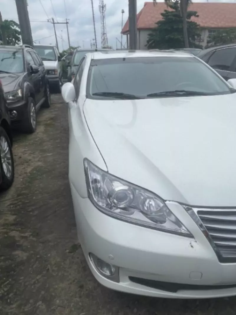 Lexus ES 350   - 2012