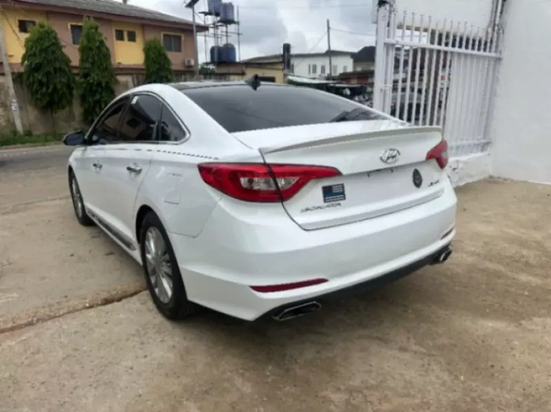 Hyundai Sonata   - 2015