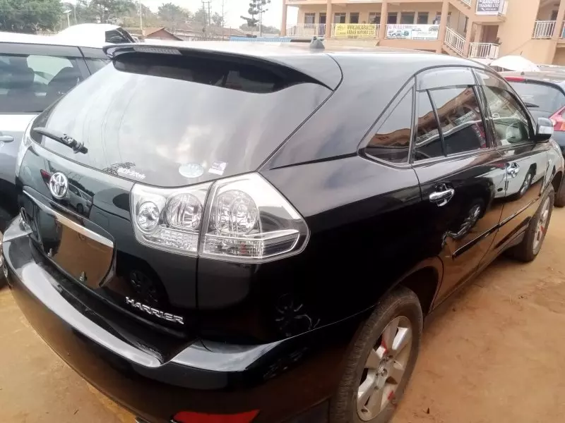 Toyota Harrier   - 2012