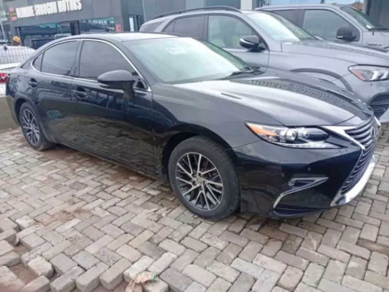 Lexus ES 350   - 2017