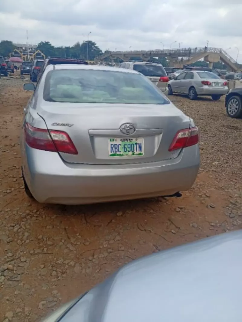 Toyota Camry   - 2007