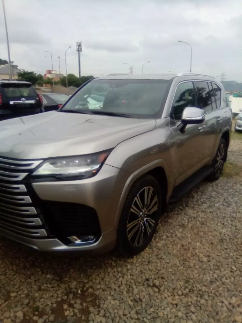 Lexus LX 600   - 2022