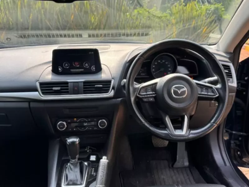 Mazda Axela    - 2018