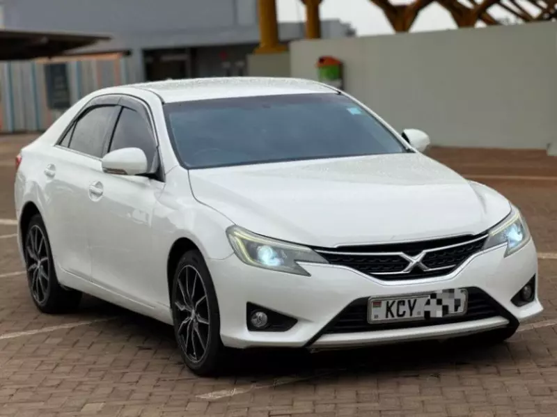 Toyota Mark X   - 2013