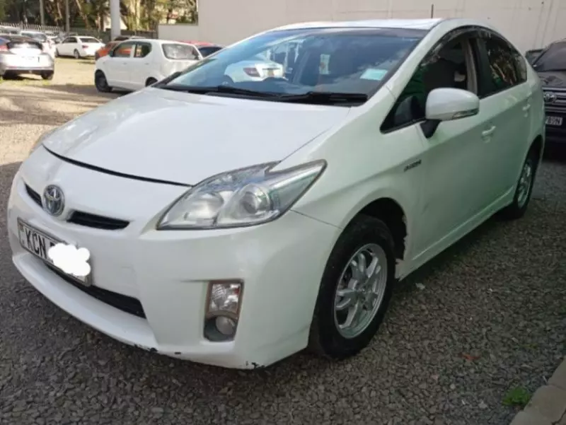 Toyota Prius   - 2010