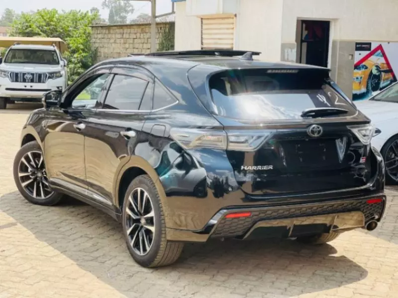 Toyota Harrier   - 2018