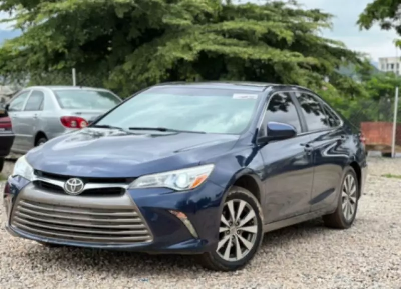 Toyota Camry   - 2014