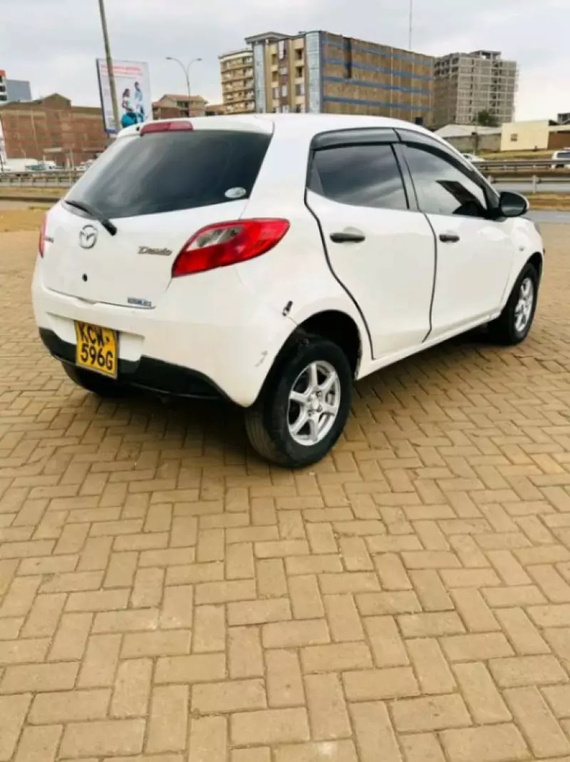 Mazda Demio    - 2012