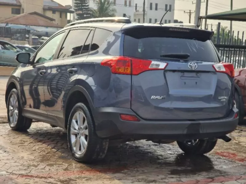 Toyota RAV 4   - 2013
