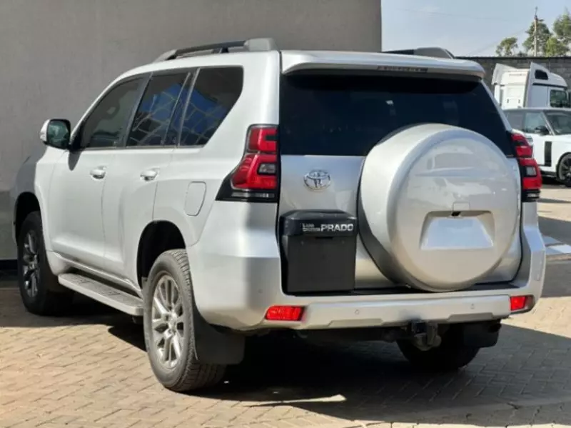 Toyota Land Cruiser Prado VX.L