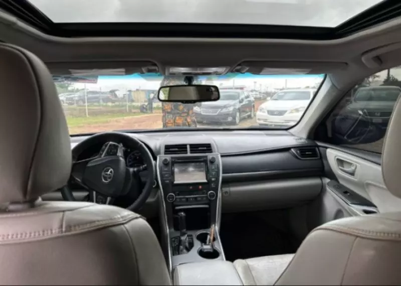Toyota Camry   - 2014