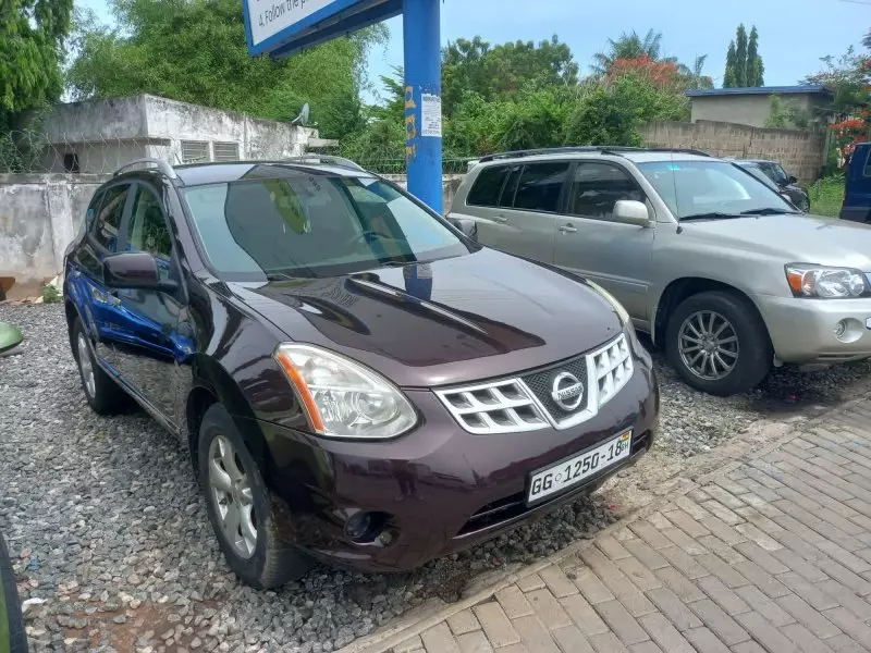 Nissan Rogue   - 2012