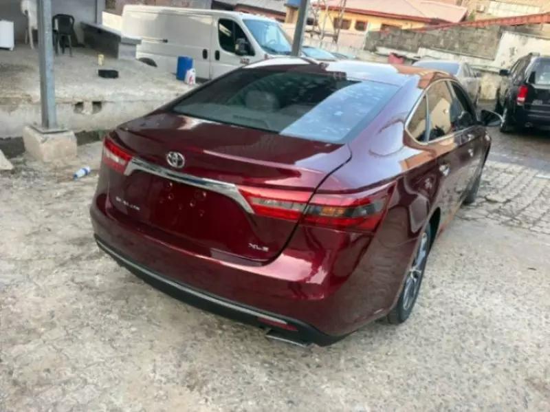 Toyota Avalon   - 2016