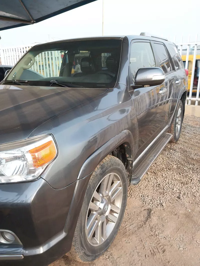 Toyota 4-Runner   - 2012