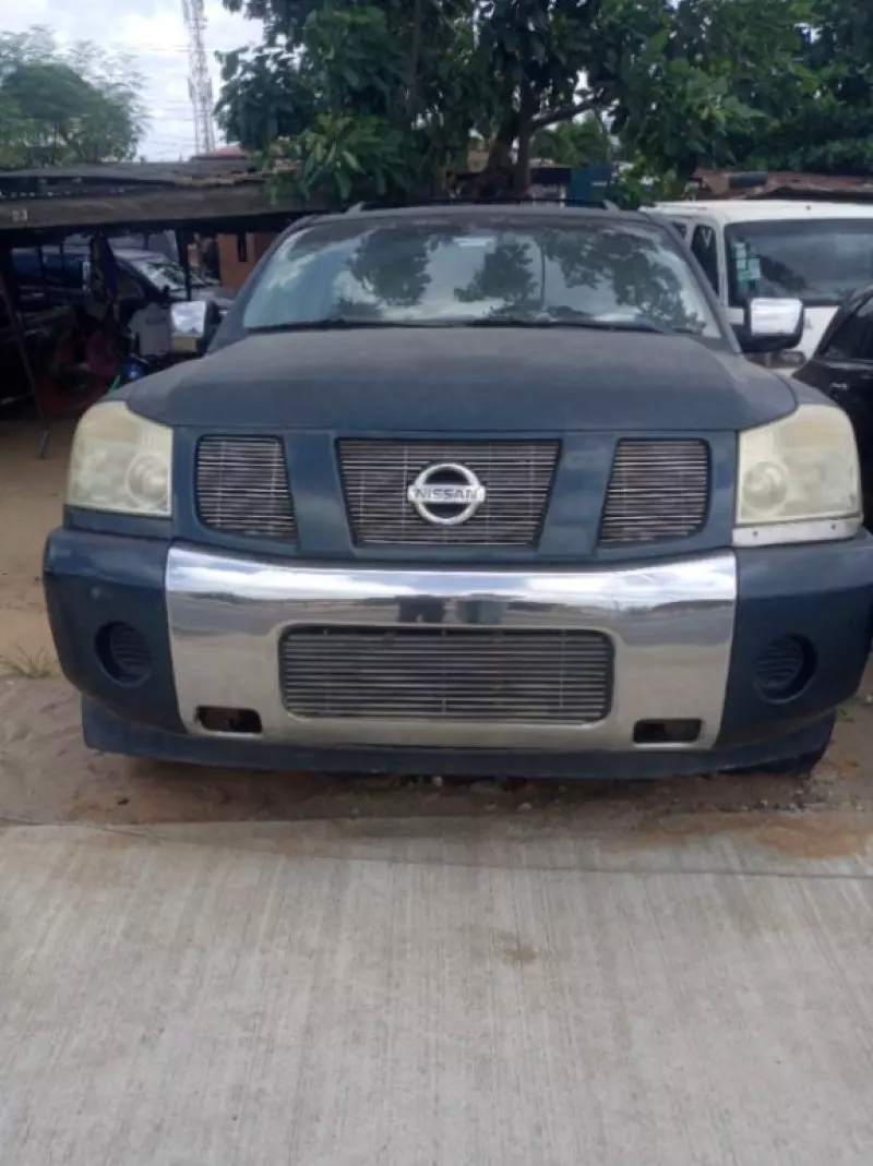 Nissan Armada   - 2006