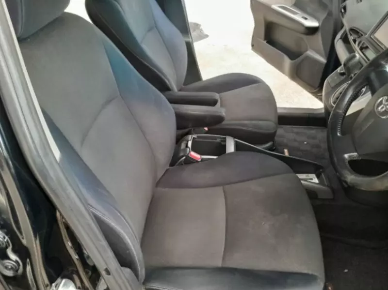 Toyota Wish   - 2013