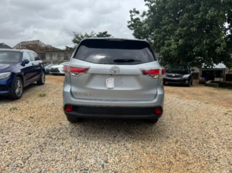 Toyota Highlander   - 2017