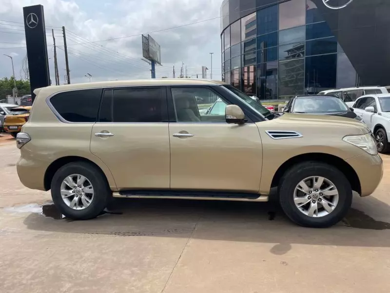 Nissan Patrol   - 2011