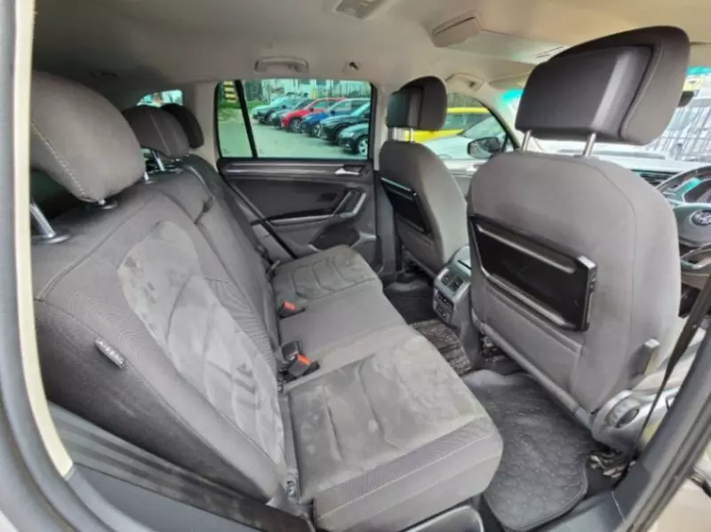 Volkswagen Tiguan   - 2015
