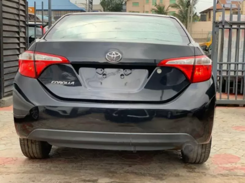Toyota Corolla   - 2016