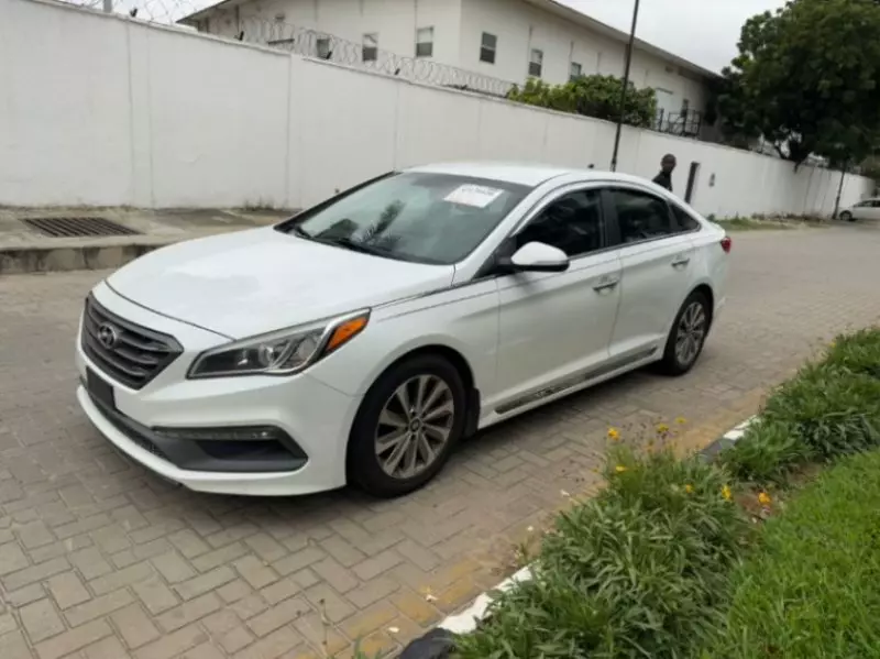 Hyundai Sonata   - 2016
