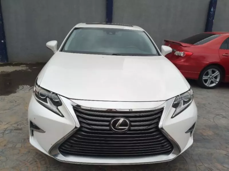Lexus ES 350   - 2016
