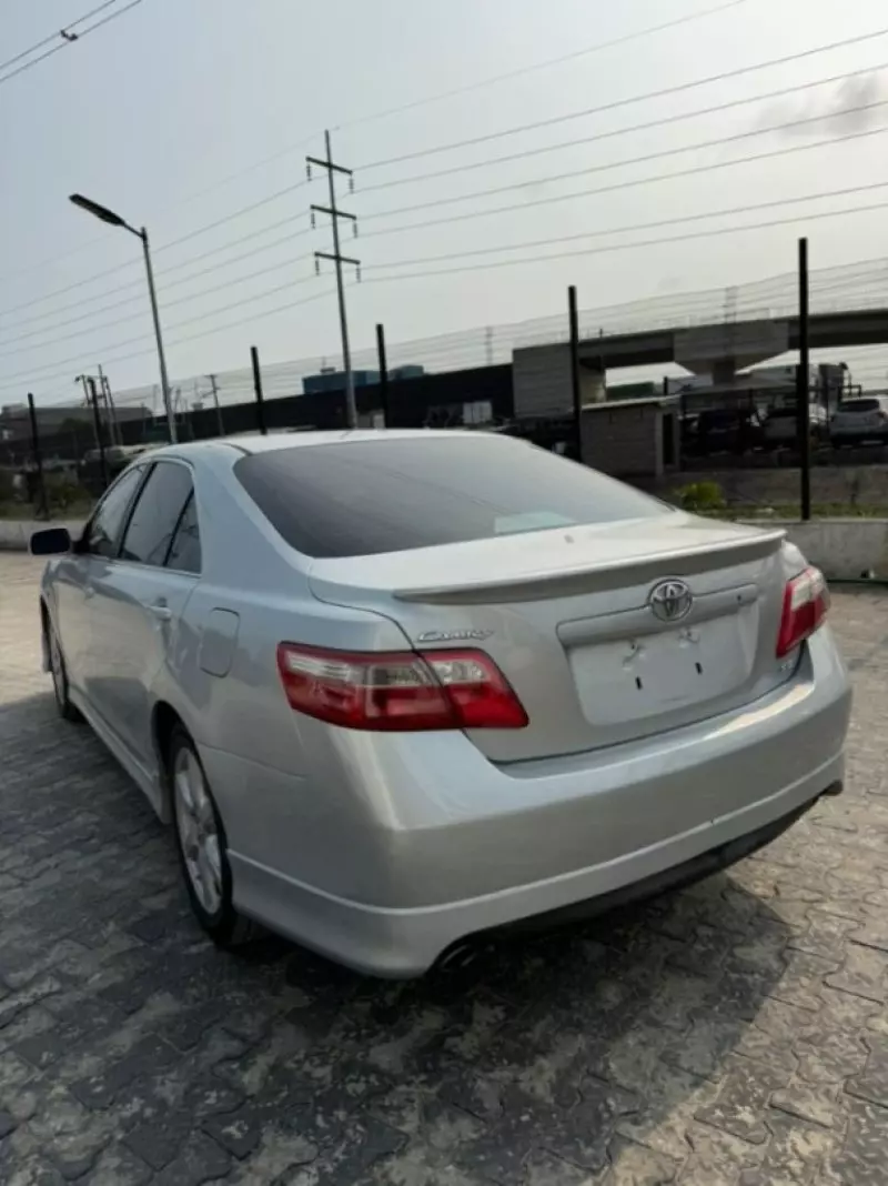 Toyota Camry   - 2007