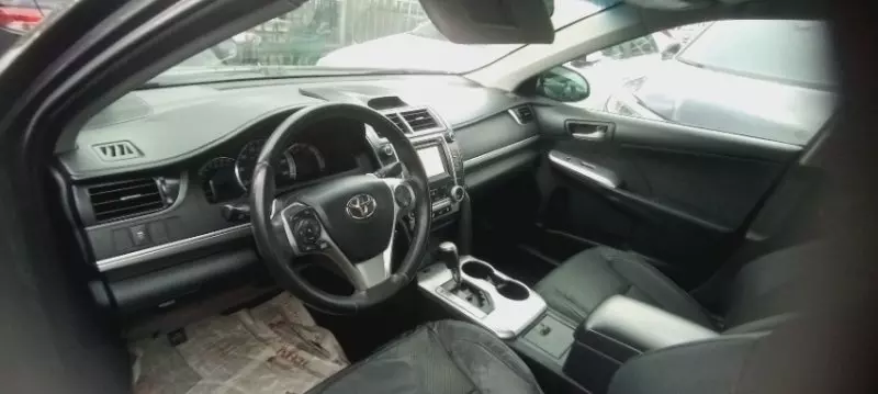 Toyota camry   - 2013