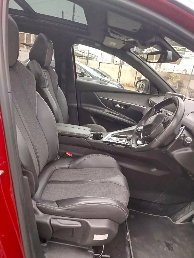 Peugeot 3008   - 2018