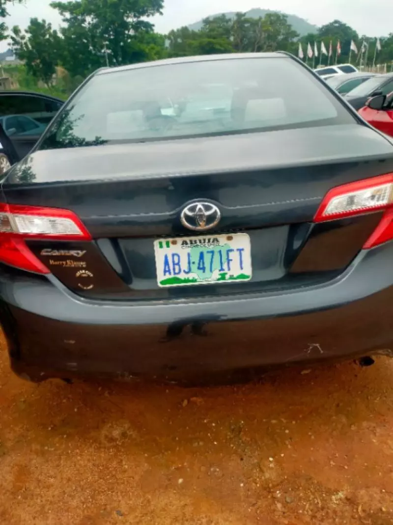 Toyota Camry   - 2012