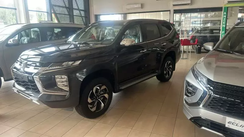 Mitsubishi Pajero Sport   - 2025