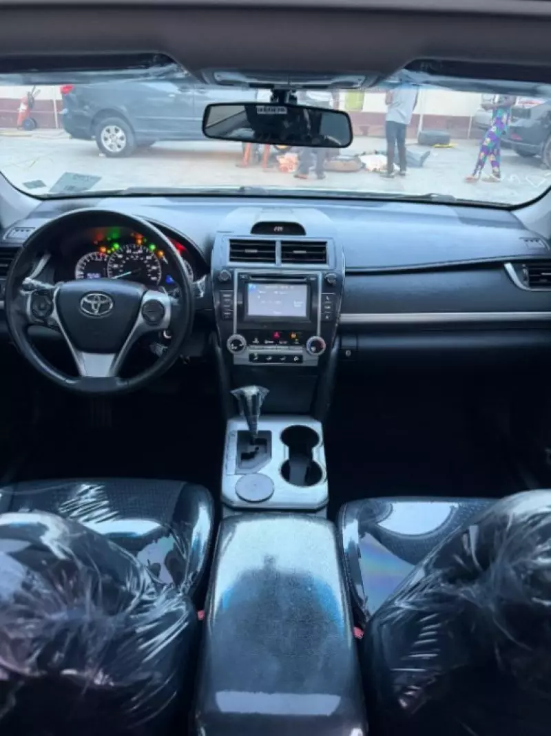 Toyota Camry   - 2012