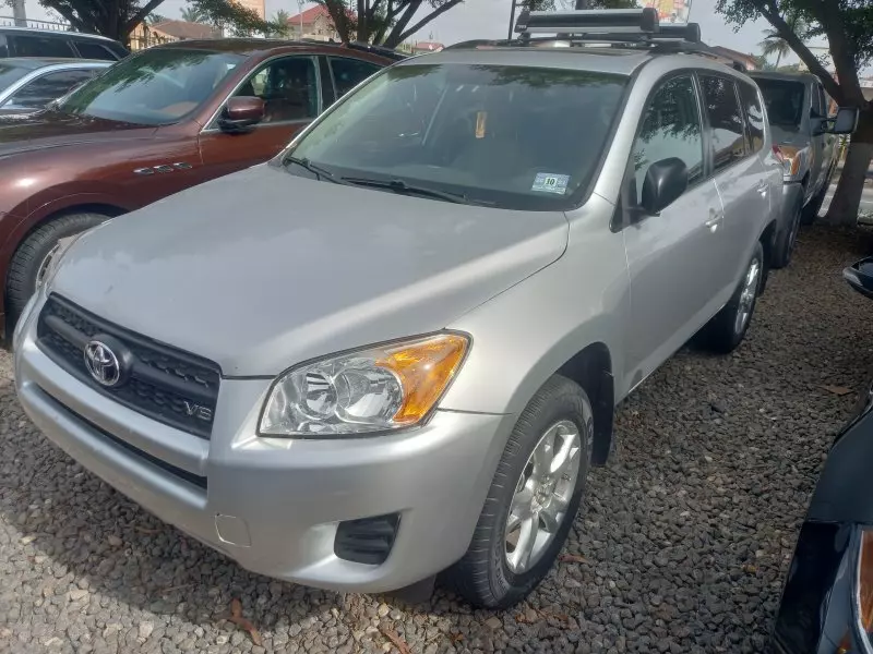 Toyota Rav4   - 2012
