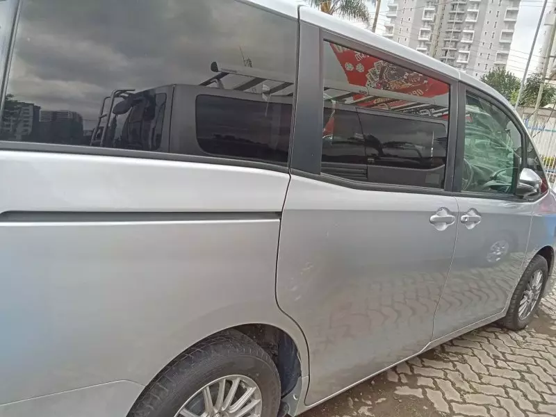 Toyota Voxy    - 2017