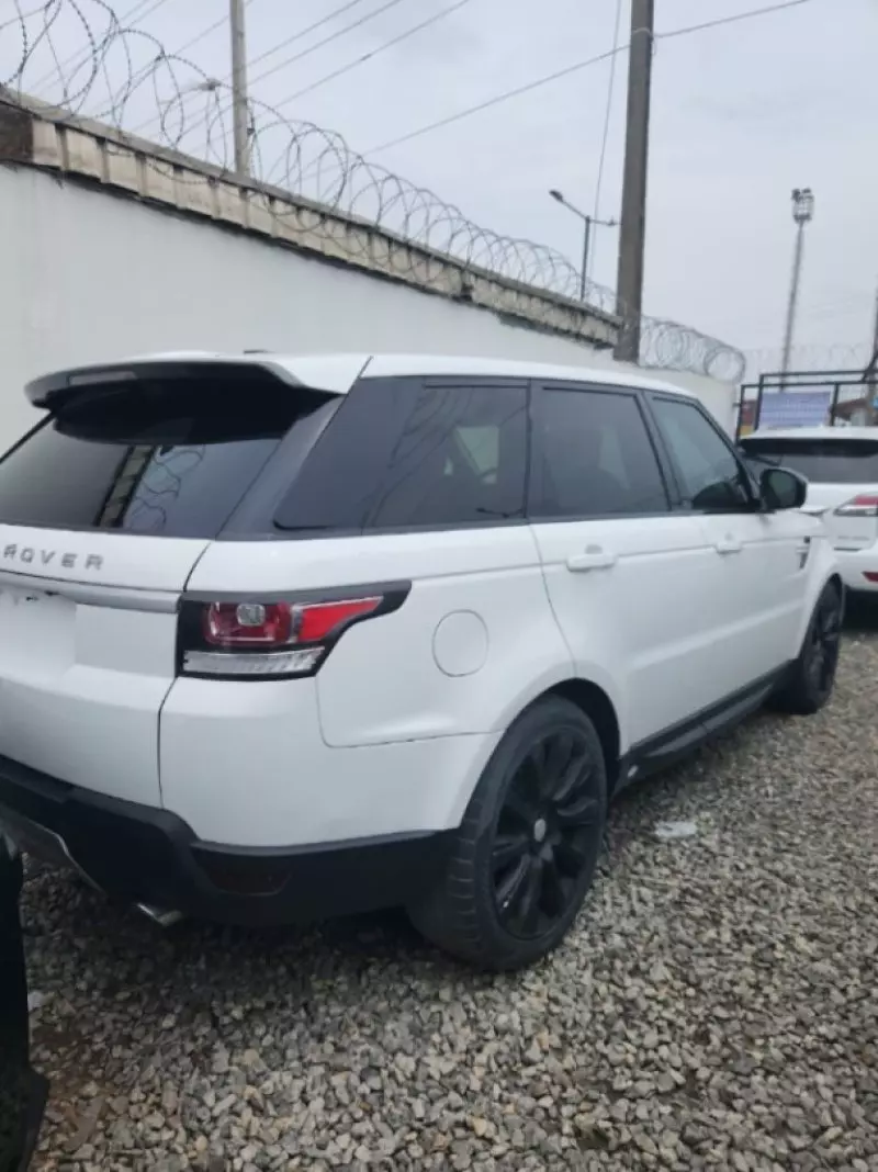 Land Rover Range Rover Sport   - 2014