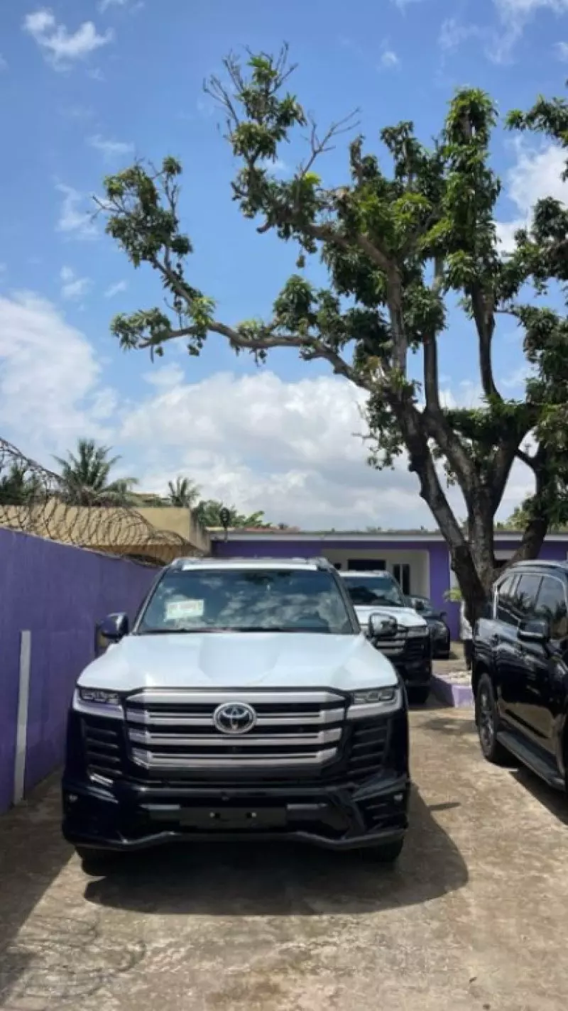 Toyota Land Cruiser   - 2025