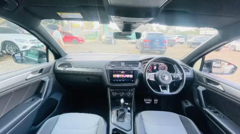Volkswagen Tiguan   - 2019