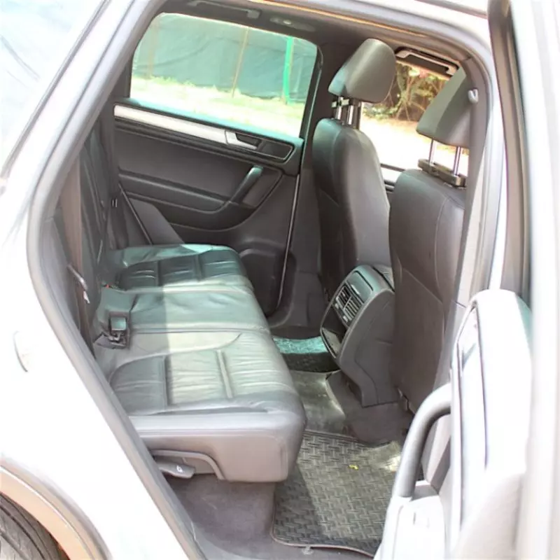 Volkswagen Touareg   - 2015