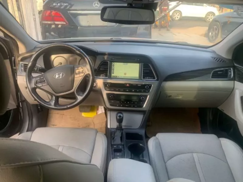 Hyundai Sonata   - 2016