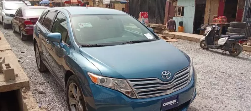 Toyota Venza   - 2012